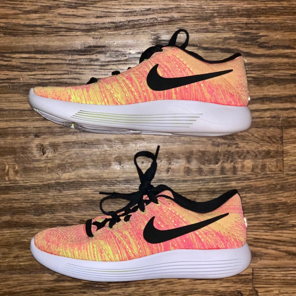 Nike Tennis Shoes
